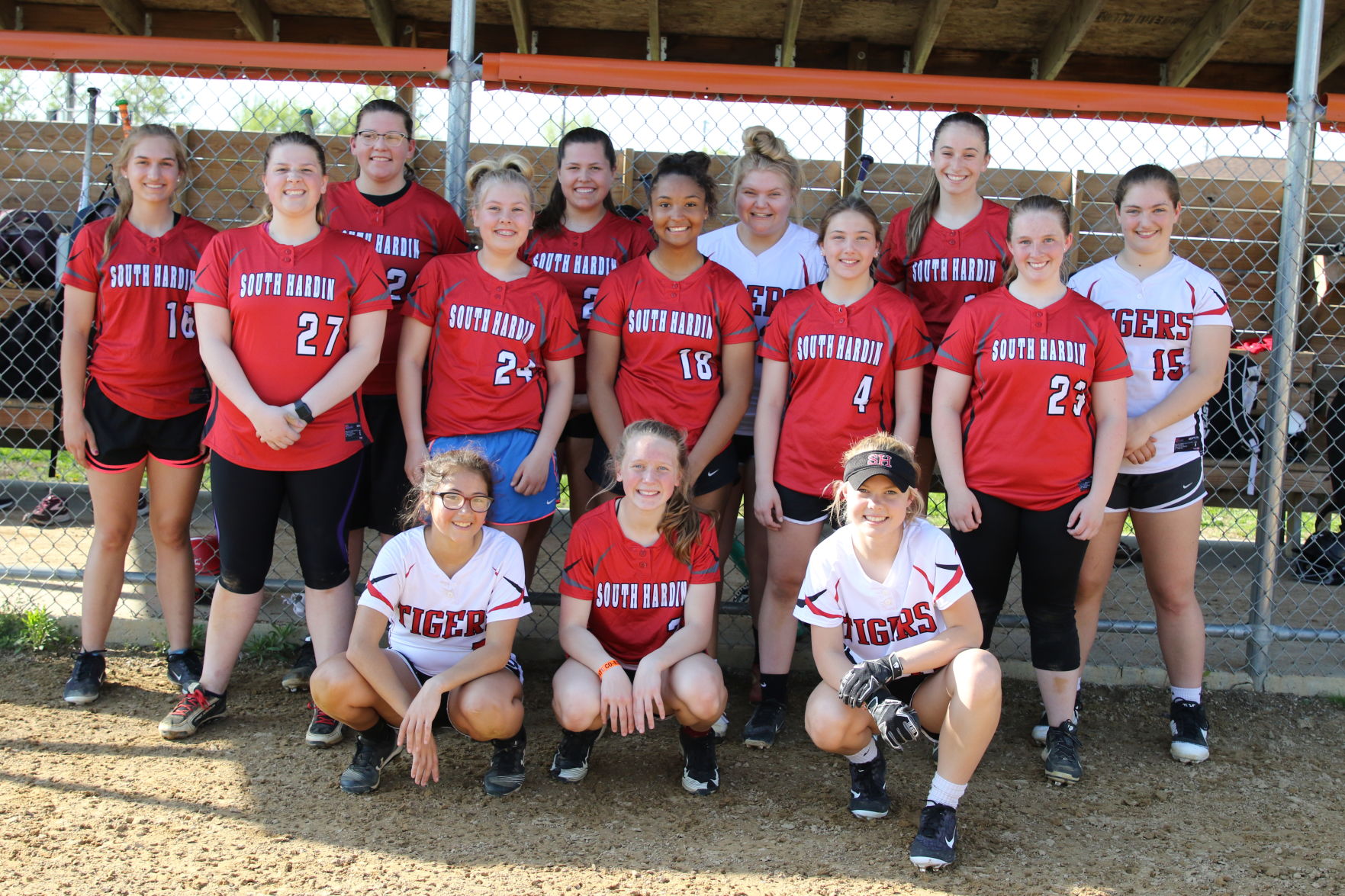SH_SOFTBALL_TEAM_542.JPG